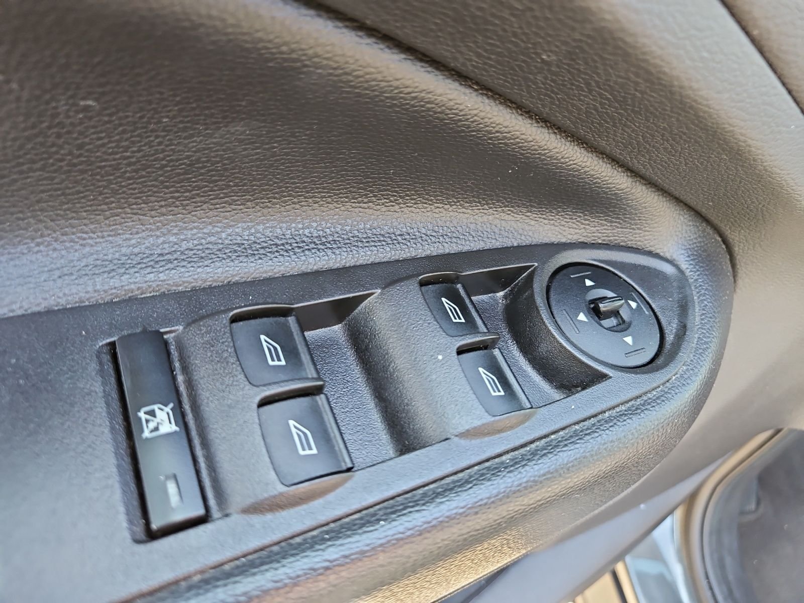 Used 2017 Gray Ford SE image 21