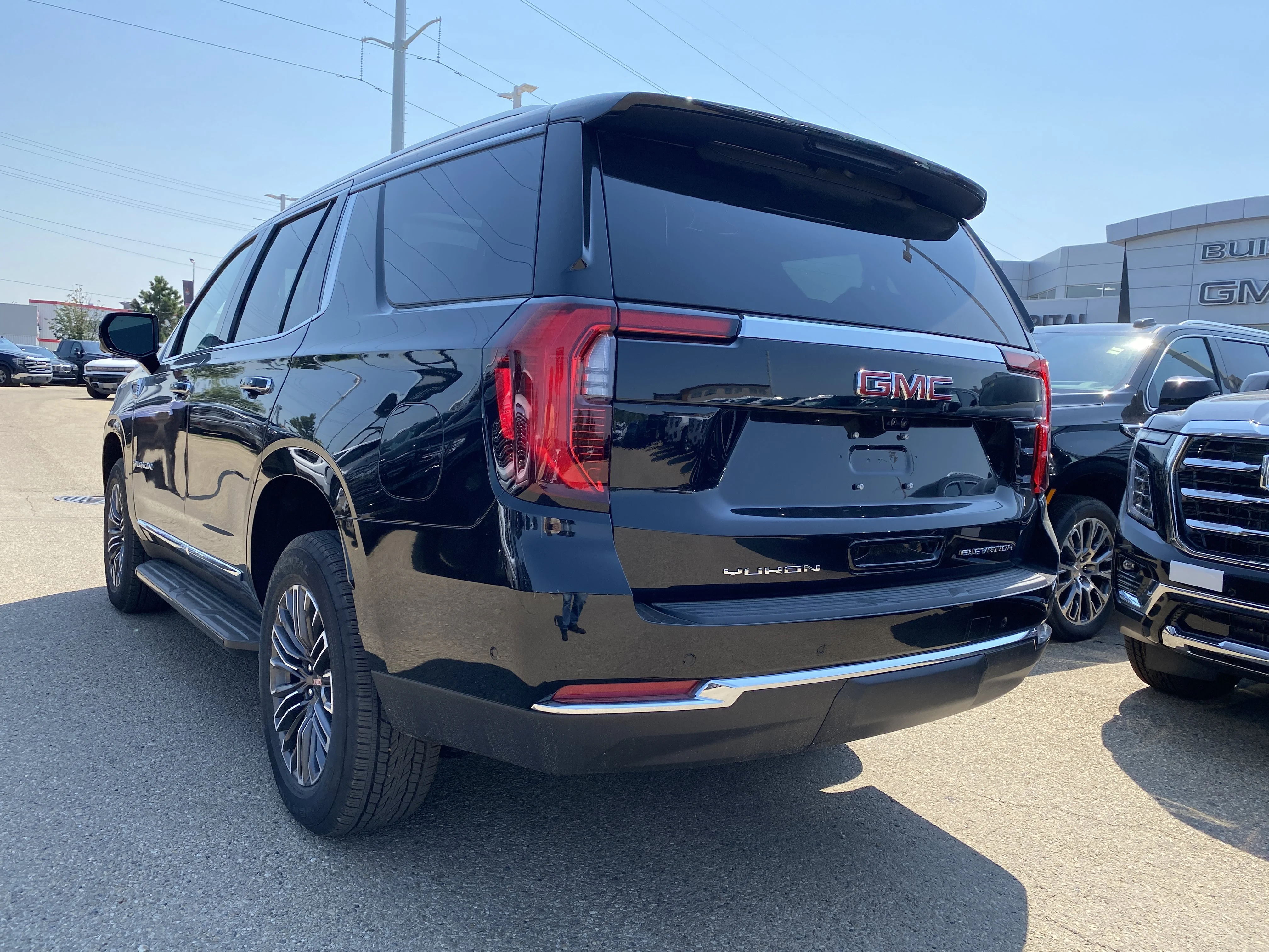 New 2026 ONYX BLACK GMC Elevation image 4