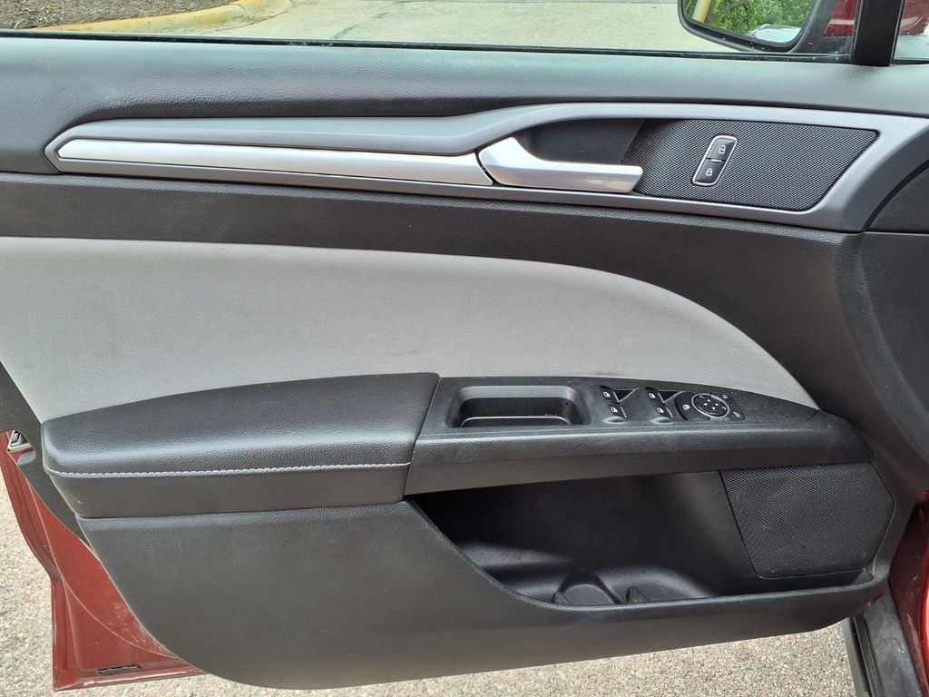 Used 2014 Orange Ford S image 11