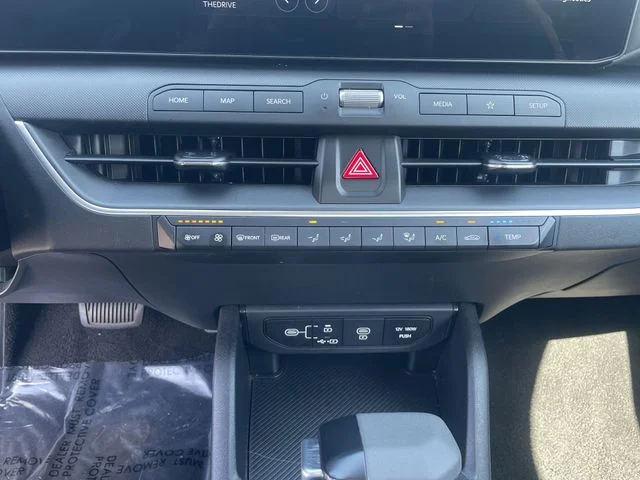 2025 Kia K4 LXS - Photo 25