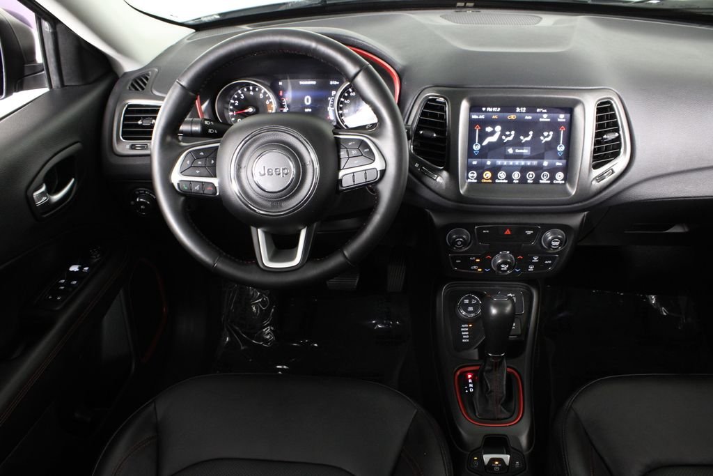 Used 2020 Gray Jeep Trailhawk image 6