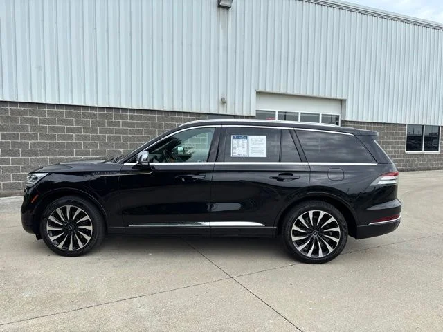 Used 2020 Infinite Black Metallic Lincoln Black Label Grand Touring image 10