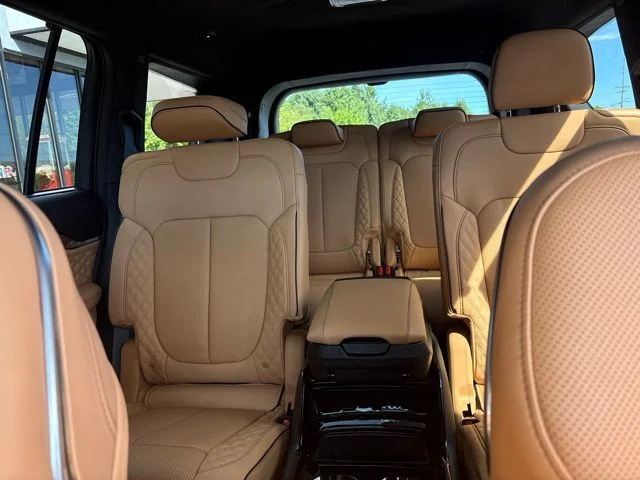 New 2027 White/off-white Jeep Summit image 16