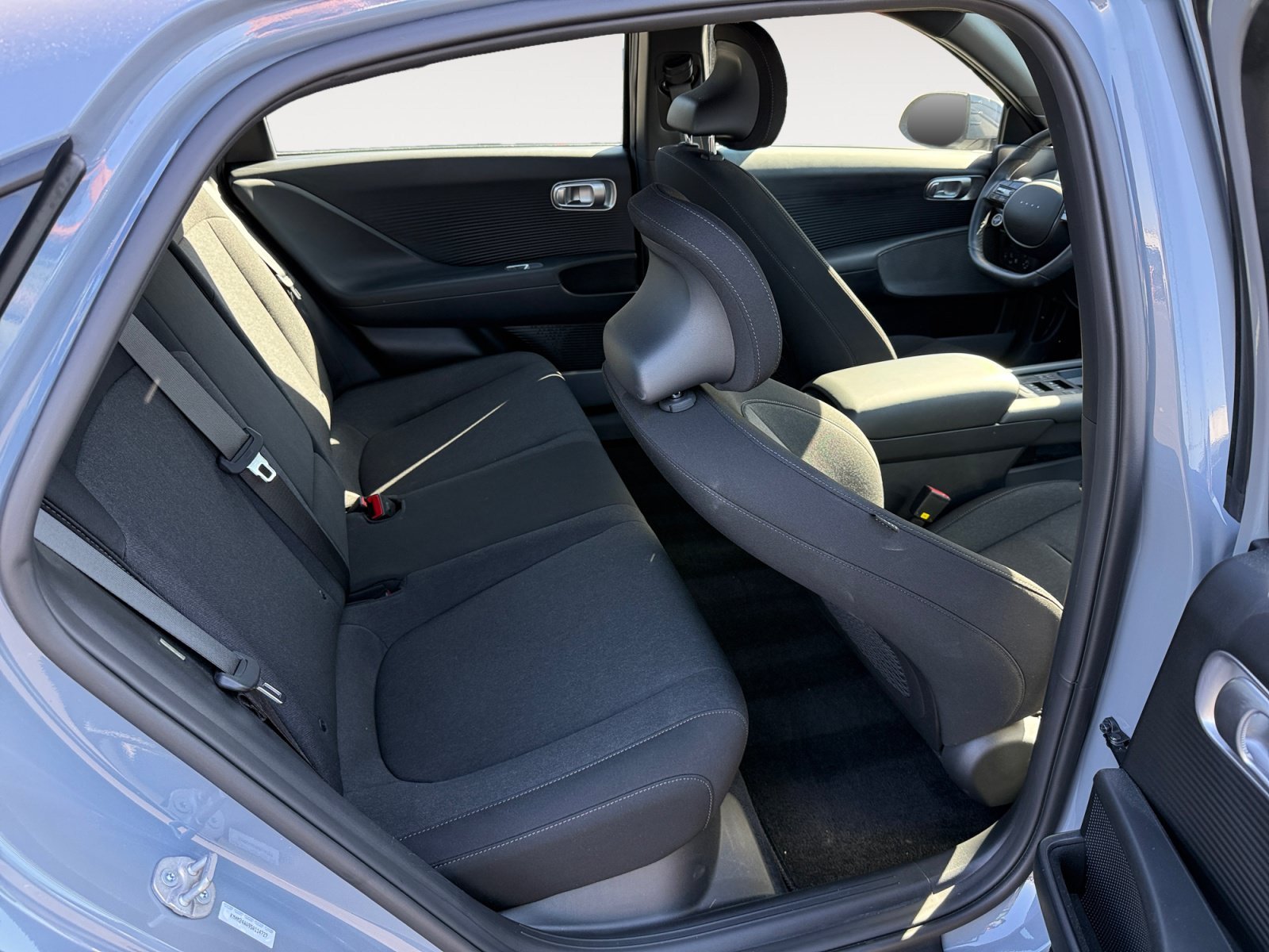 Certified Used 2025 Blue Hyundai SE image 18