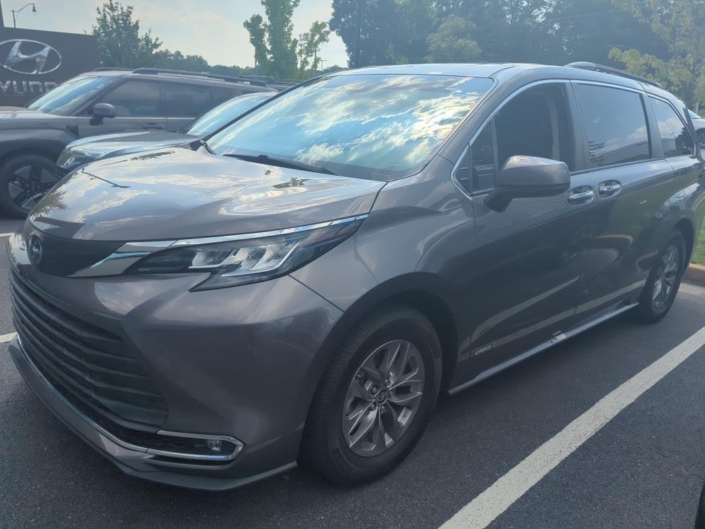 Used 2021 Predawn Gray Mica Toyota XLE image 2
