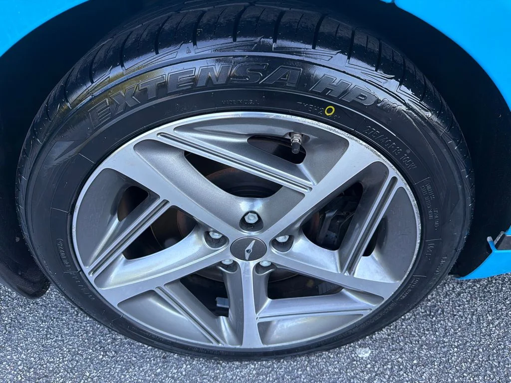 Used 2023 White Genesis 3.5T image 17