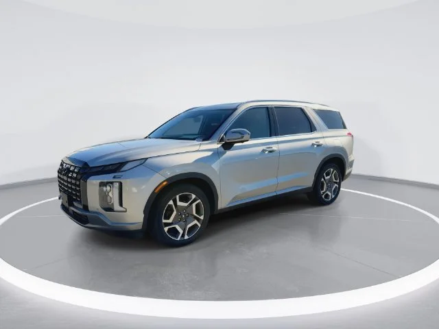 Used 2024 Silver Hyundai SEL image 4
