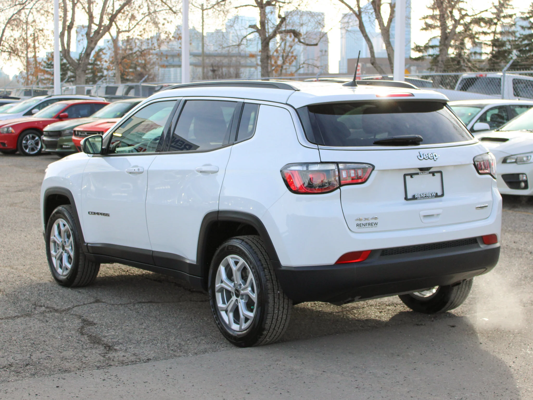 Certified Used 2025 White Jeep North * No Accidents | Heated Seats | Apple CarPlay | Remote Start | Forward Collision Warning image 13