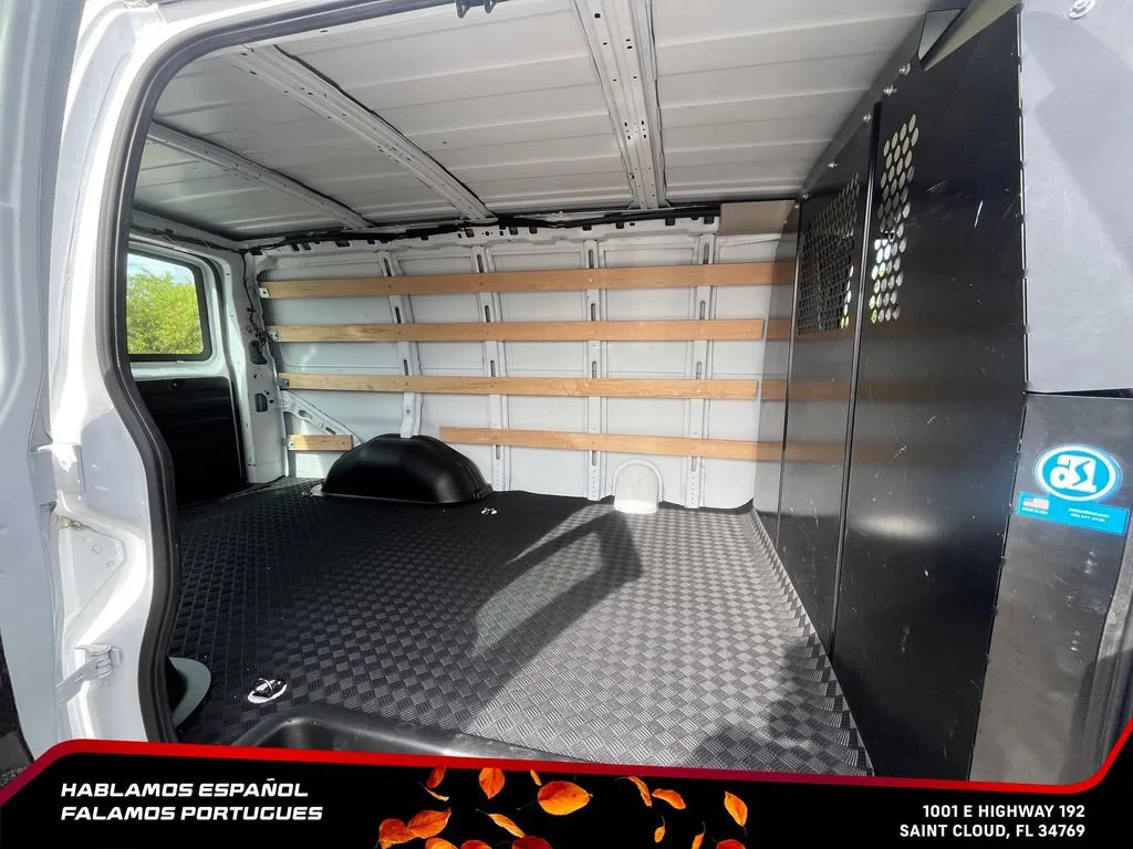 Used 2025 Summit White GMC Work Van image 12