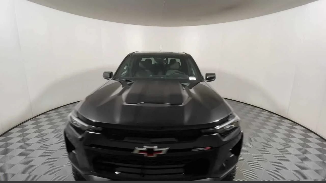 2026 Chevrolet Colorado ZR2 - Photo 6