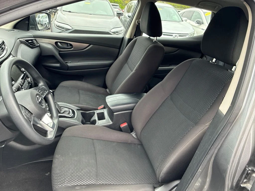 Used 2020 Gray Nissan S image 17
