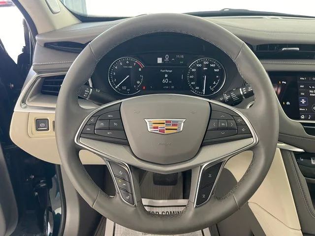 Used 2025 Green Cadillac Premium Luxury image 37
