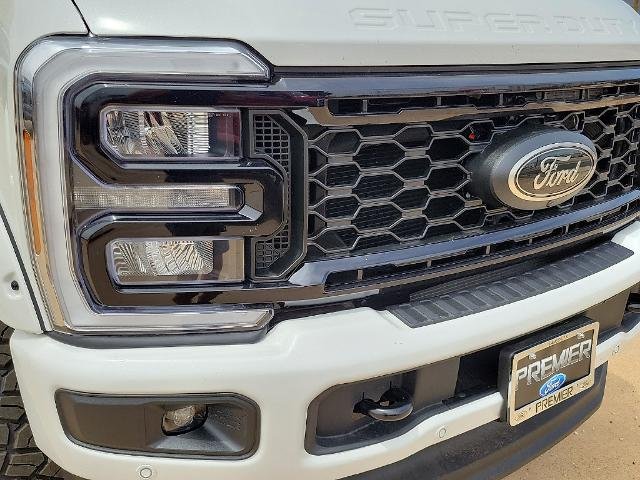 New 2026 Star White Metallic Tri-Coat Ford F-250® Lariat® image 38
