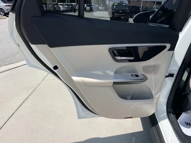 Used 2025 White Mercedes-Benz GLC 300 image 11