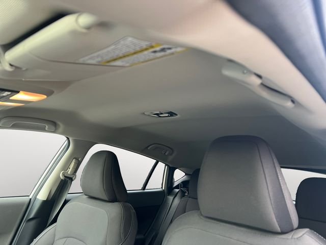 Used 2026 Crystal White Pearl Subaru Premium image 12