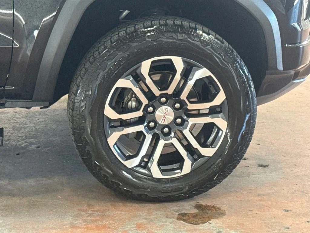Used 2023 Onyx Black GMC AT4 image 10