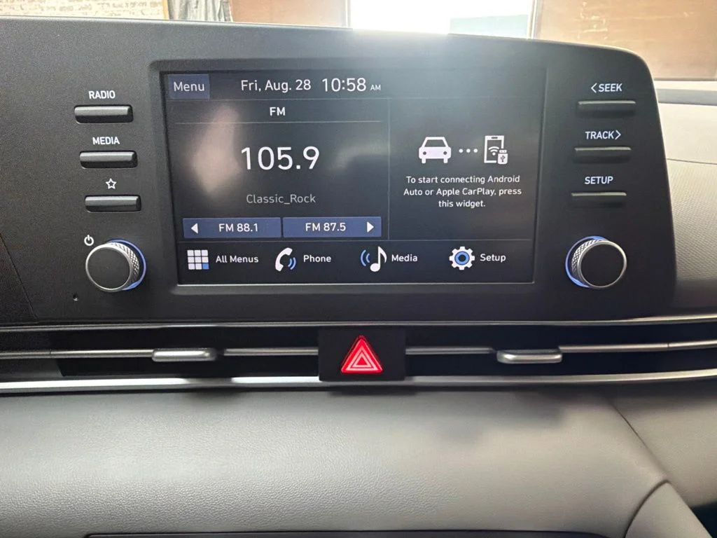 New 2026 Abyss Black Hyundai SE image 18