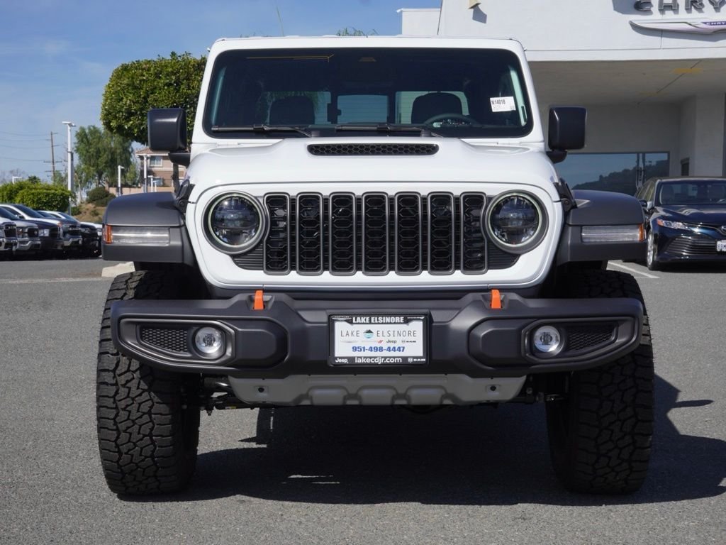 New 2026 Bright White Clear-Coat Exterior Paint Jeep Mojave image 7