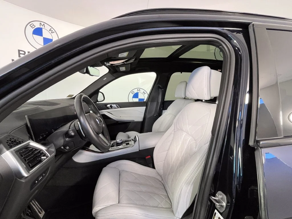 Used 2025 Carbon Black Metallic BMW xDrive40i image 21