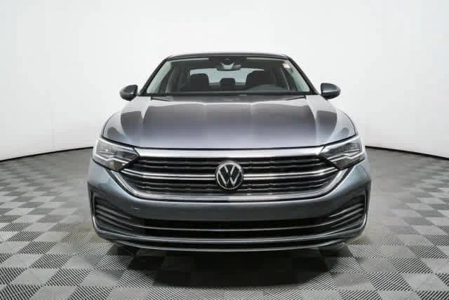 Certified Used 2024 Platinum Gray Metallic Volkswagen SE image 32
