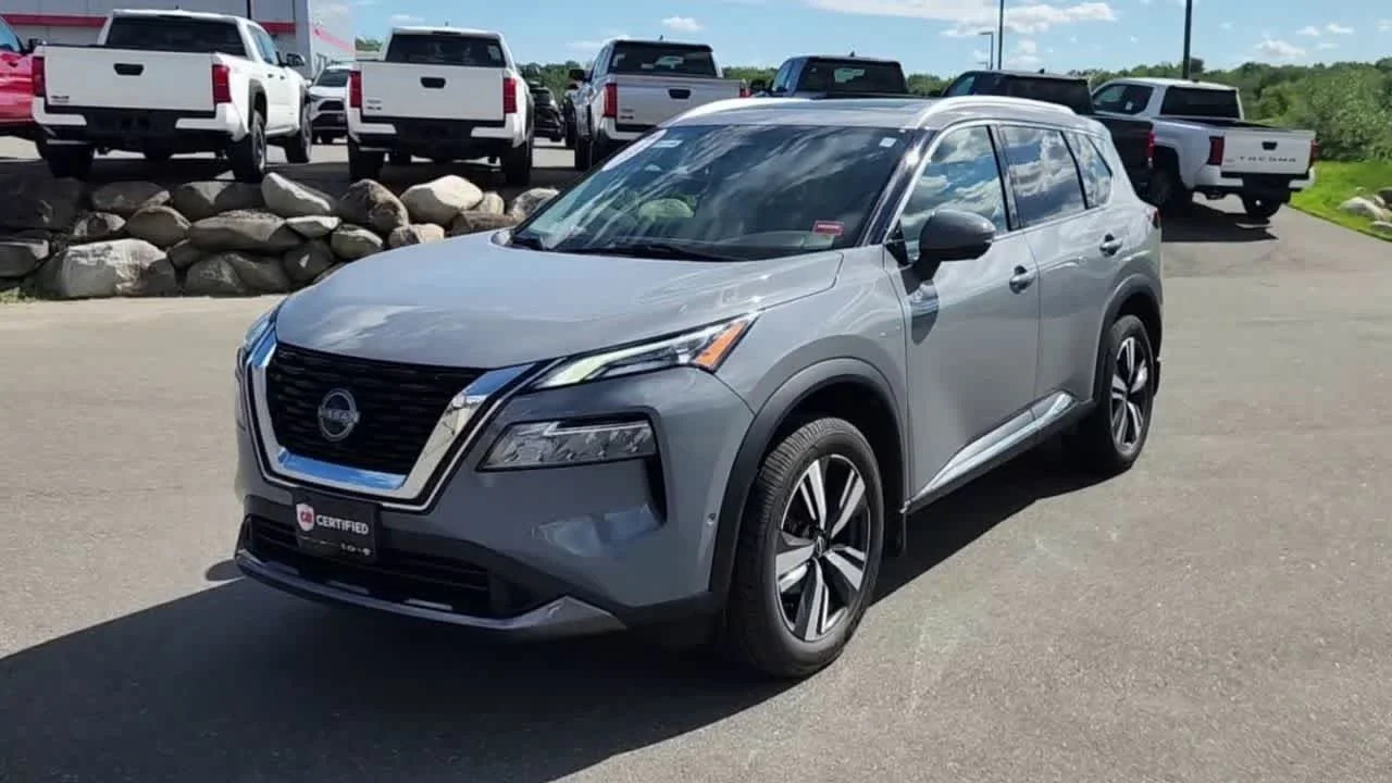 Used 2023 Boulder Gray Pearl Nissan SL image 4