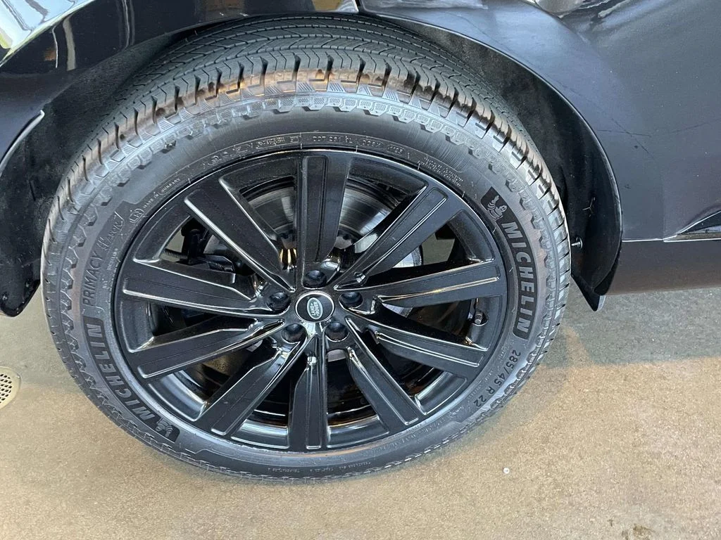Certified Used 2023 Black Land Rover Autobiography image 9