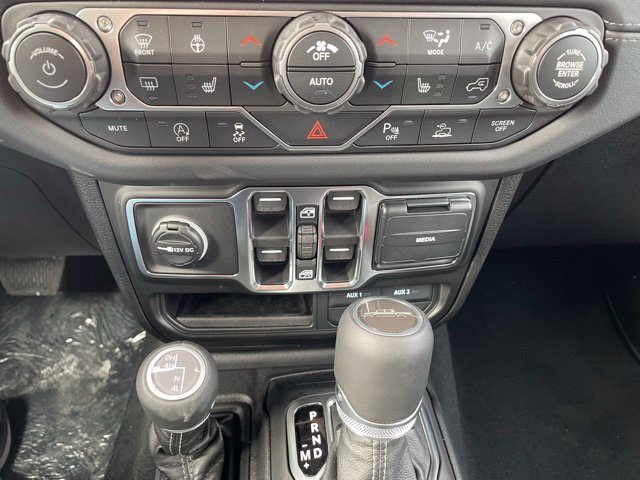 New 2026 Black Clearcoat Jeep Sahara image 18