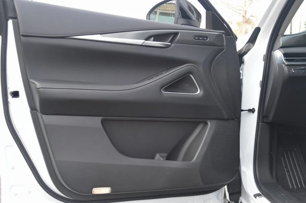 Certified Used 2026 White INFINITI LUXE image 11