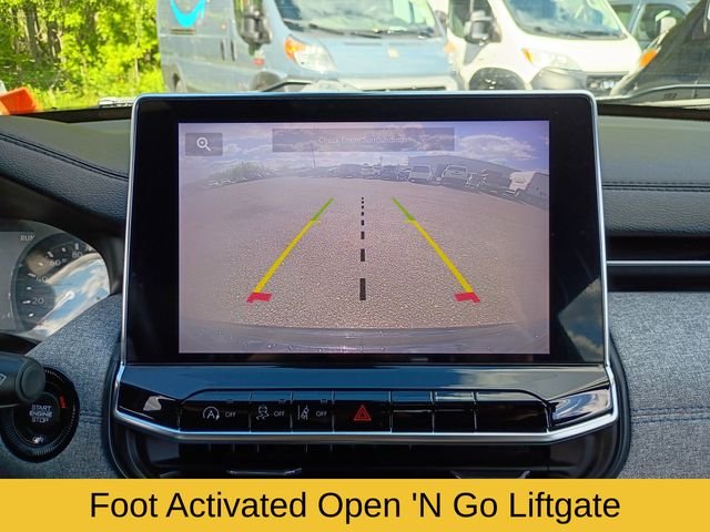 Used 2023 Black Jeep Latitude image 18