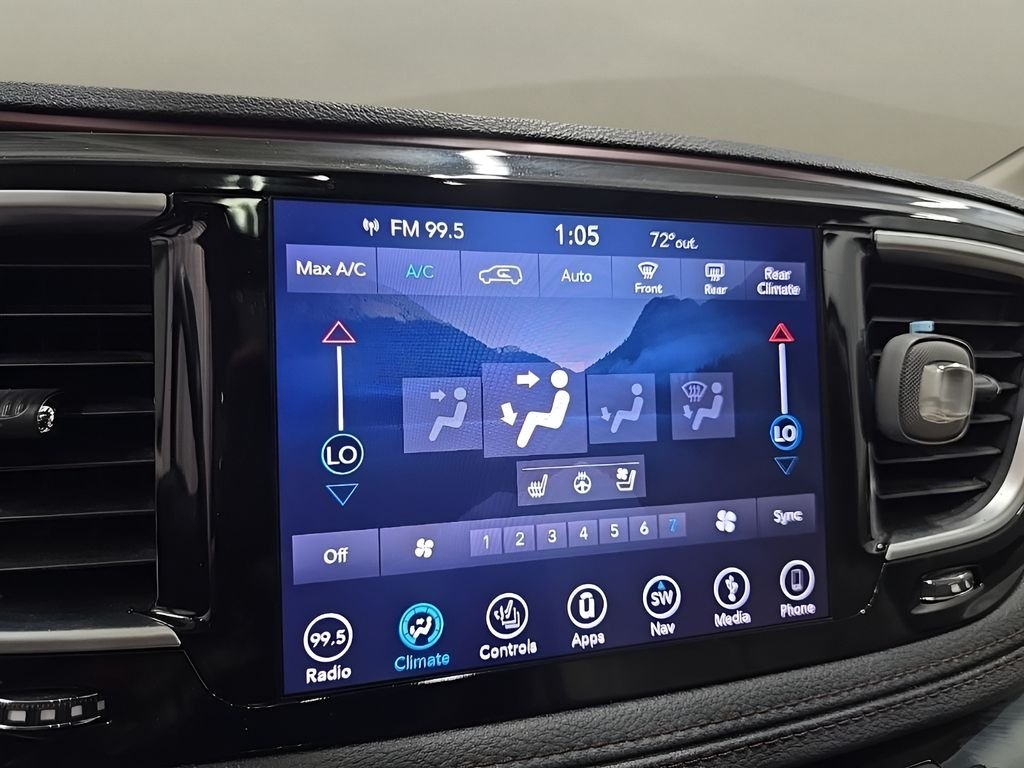 Used 2018 Gray Chrysler Limited image 26