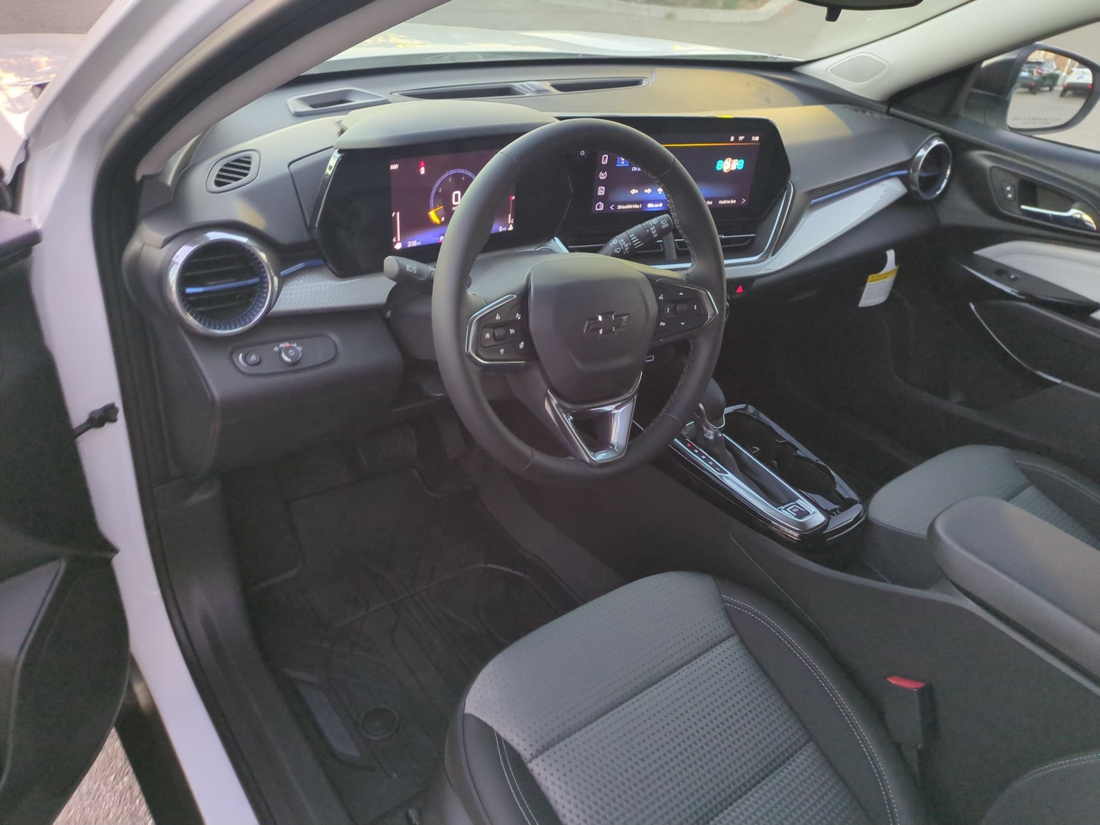 2026 Chevrolet Trax LT - Photo 10