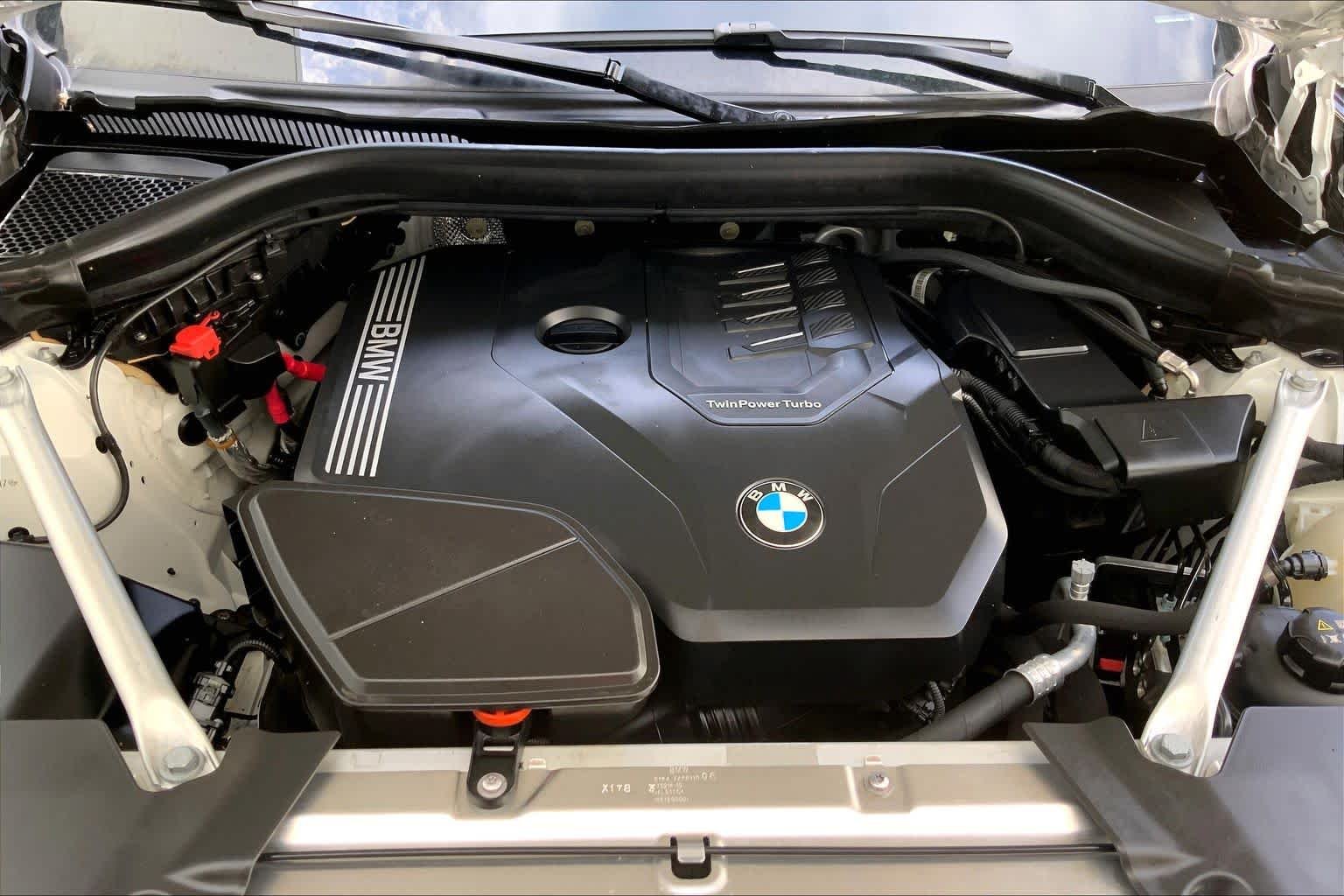 Used 2024 Alpine White BMW xDrive30i image 30