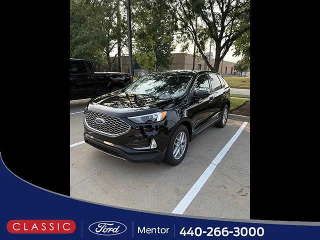 Used 2024 Agate Black Ford SEL image 2