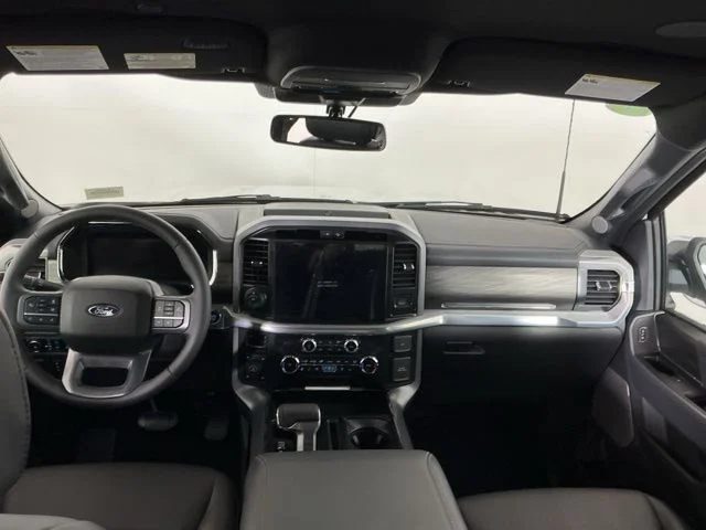 New 2026 Star White Metallic Tri-Coat Ford Lariat image 25