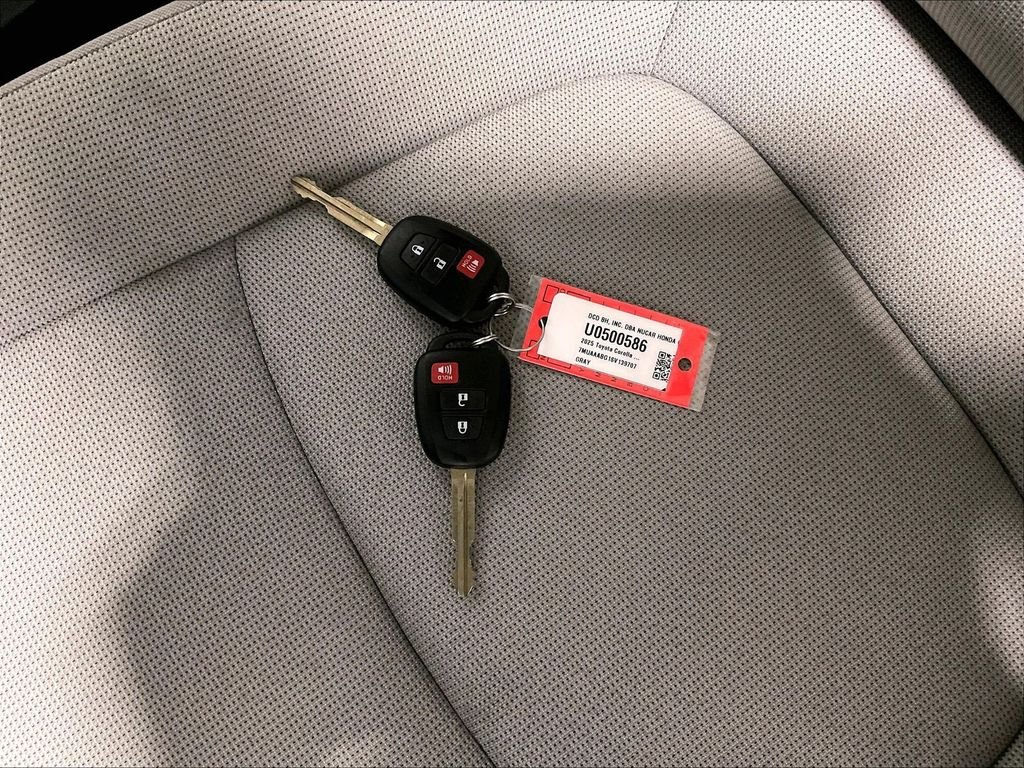 Used 2025 Celestite Toyota L image 30