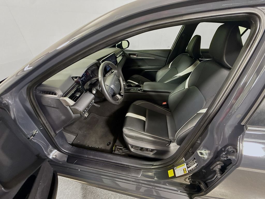 Used 2025 Underground Toyota SE image 19