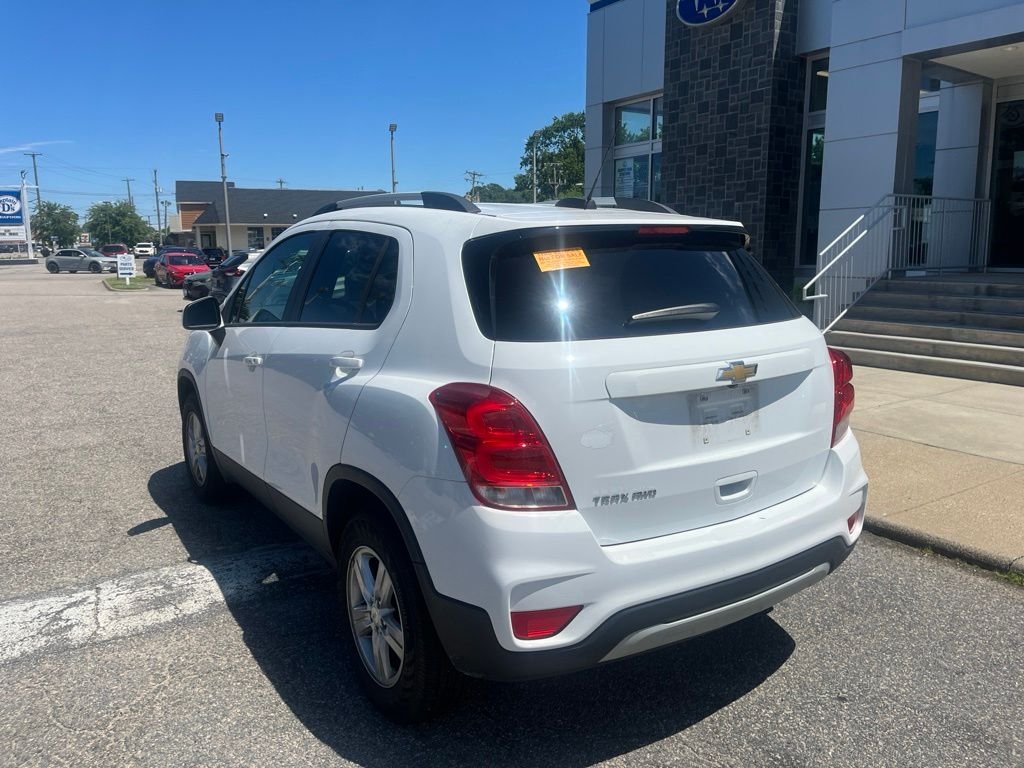 Used 2022 White Chevrolet LT image 6