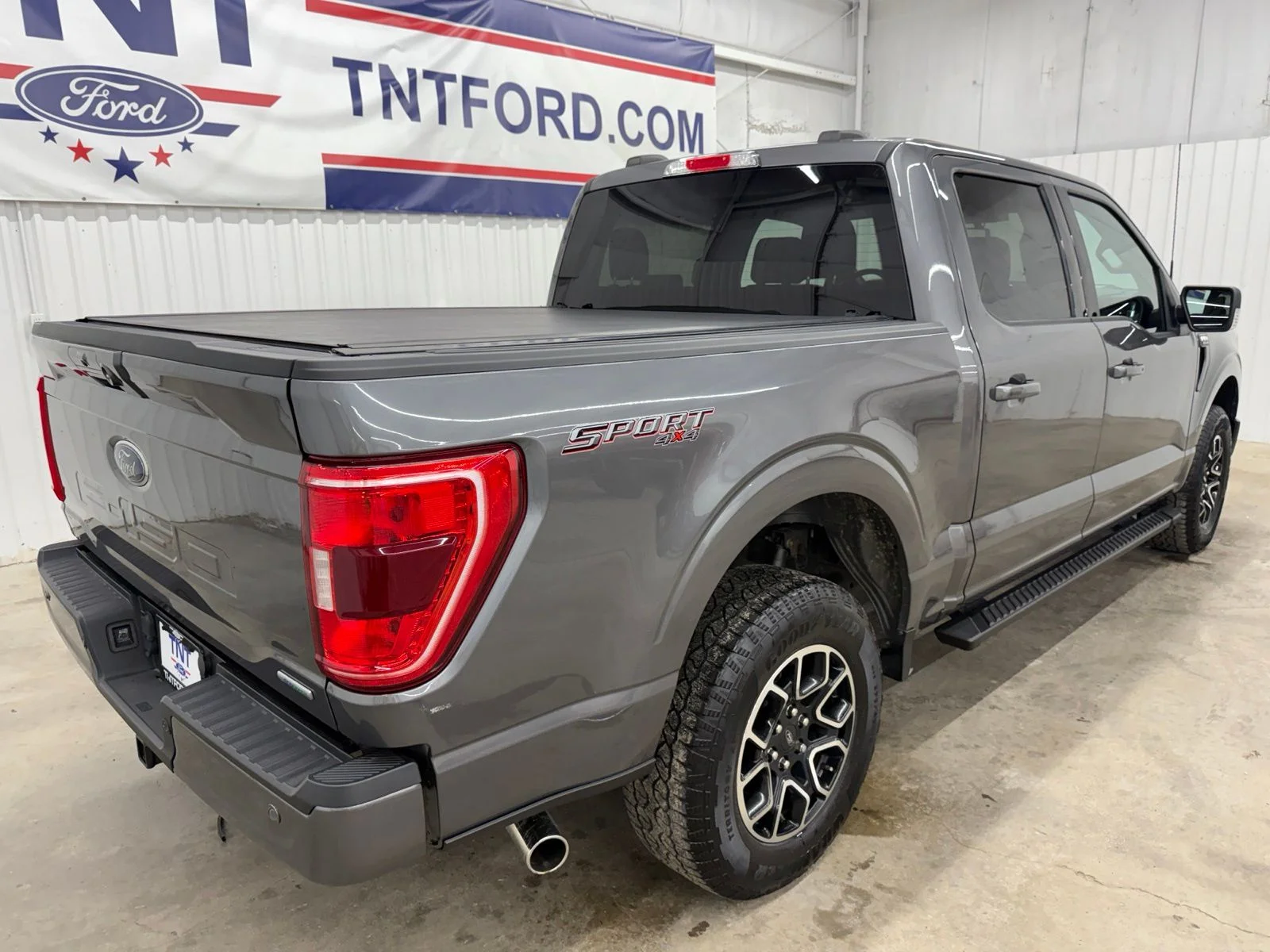 Used 2022 Gray Metallic Ford XLT image 9