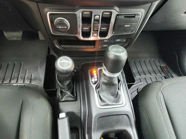 Used 2020 Green Jeep Unlimited Sport S image 24