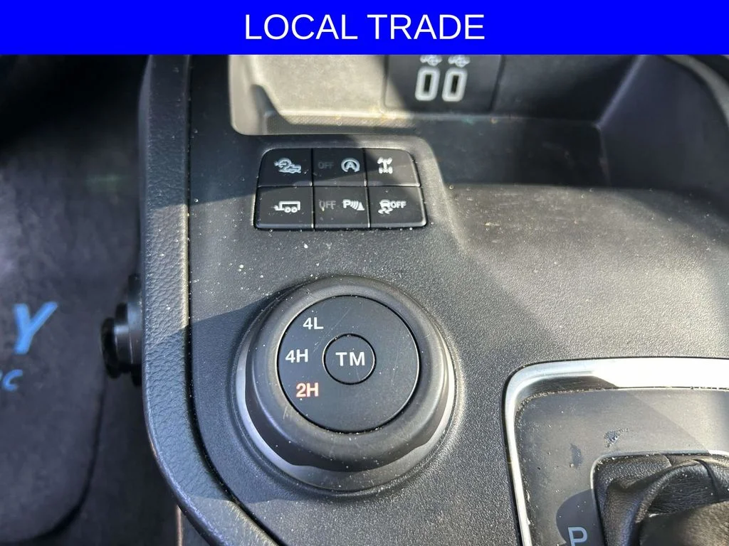 Used 2019 White Ford Lariat image 23