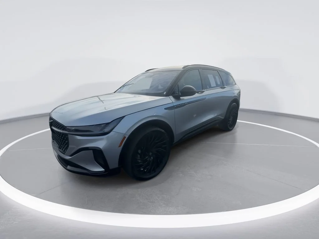 Used 2025 Silver Lincoln Reserve image 4