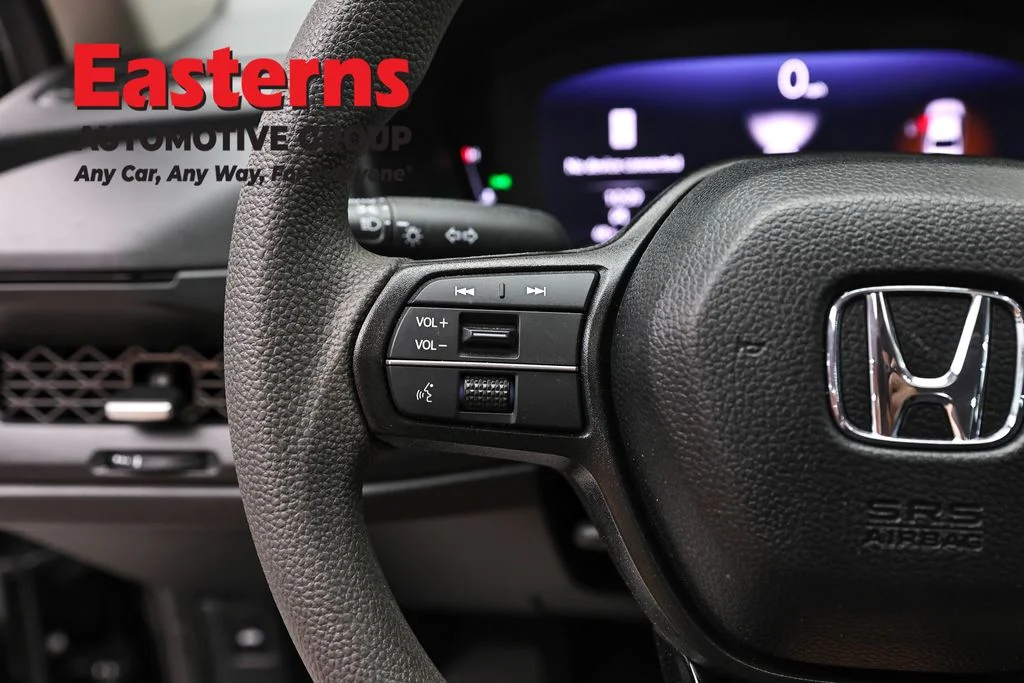 Used 2025 Black Honda SE image 15