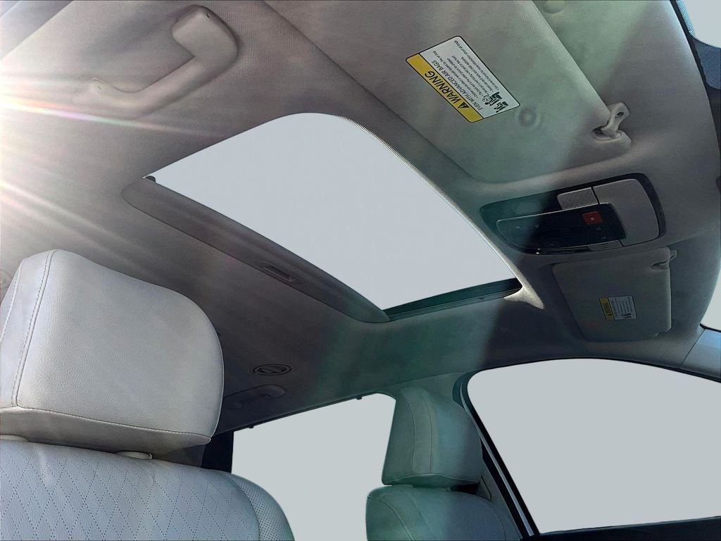 Certified Used 2022 White Hyundai SEL image 31