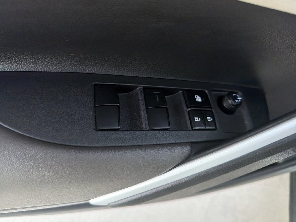 2024 Toyota Corolla Cross XLE - Photo 10