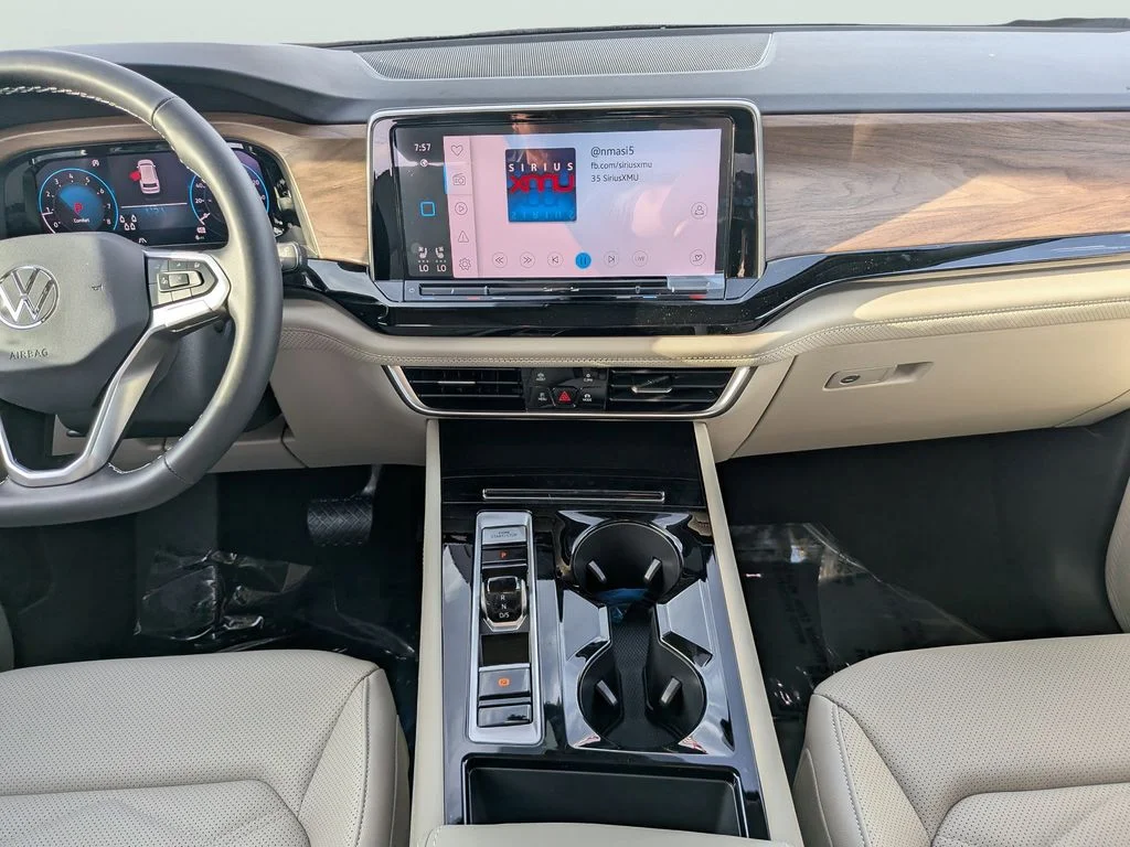 New 2026 Black Volkswagen 2.0T SE w/Technology image 15