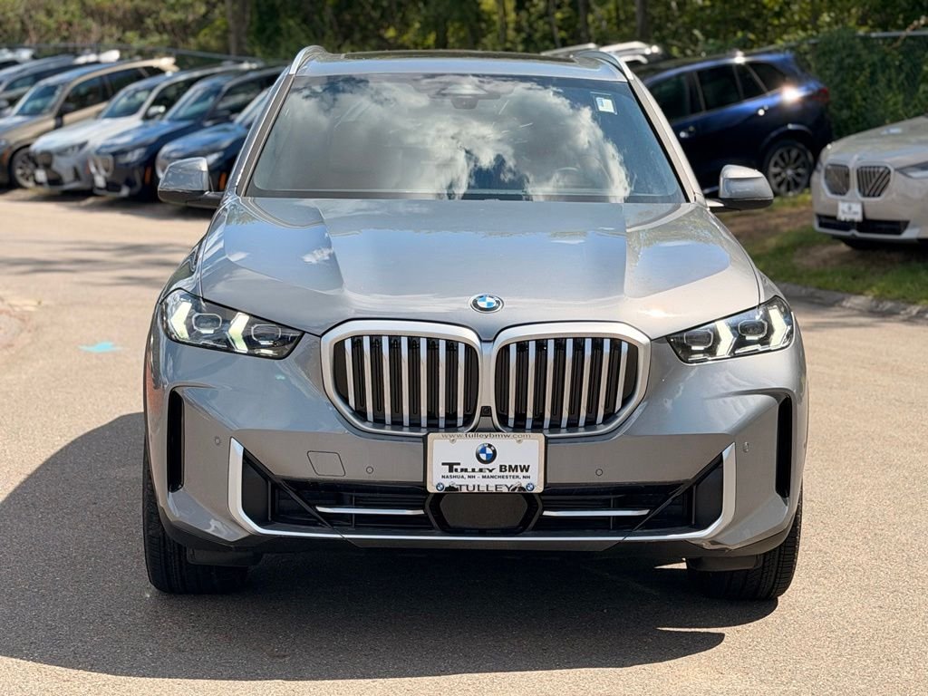 New 2026 Skyscraper Grey Metallic BMW xDrive40i image 2