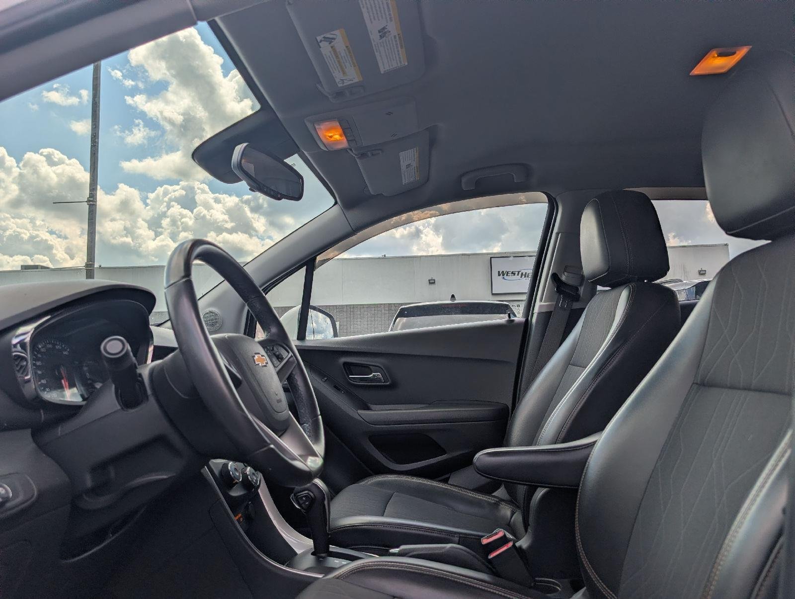 Used 2020 Summit White Chevrolet LT image 9