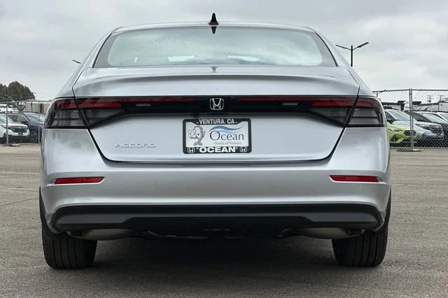 New 2026 Solar Silver Metallic Honda SE image 5