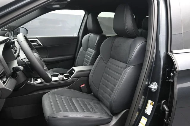 New 2026 Gray Mitsubishi LE image 10