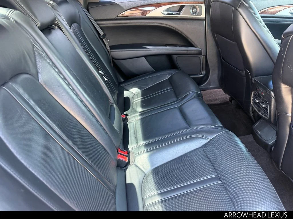 Used 2019 Black Lincoln Reserve image 13